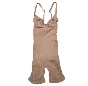 Skims Seamless Sculpt Mid Thigh Bodysuit Body Shaper Sculpting Clay Medium NWOT